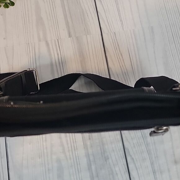 Unbranded Crossbody Bag black canvas and faux leather - Picture 4 of 7